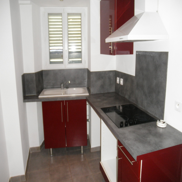 Offres de vente Immeuble Vins-sur-Caramy 83170