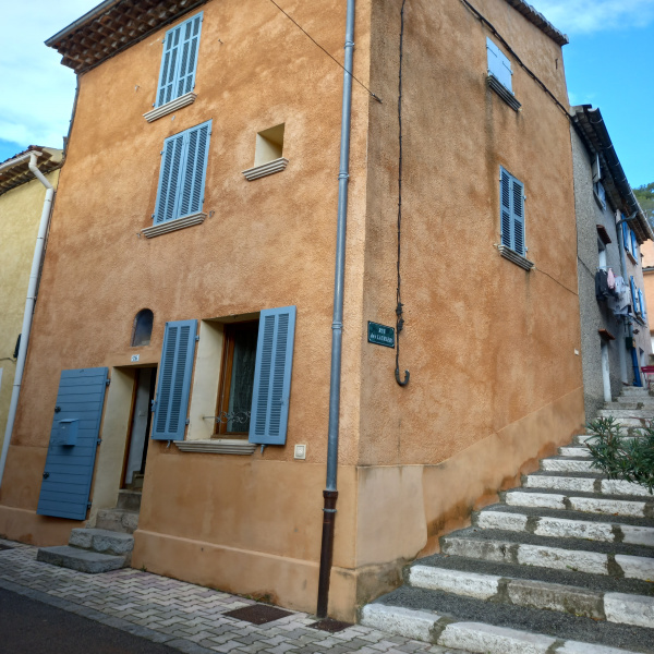 Offres de vente Maison de village Vins-sur-Caramy 83170